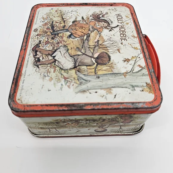 Holly Hobbie Vintage Metal Lunchbox & Thermos Set - Picture 11 of 14